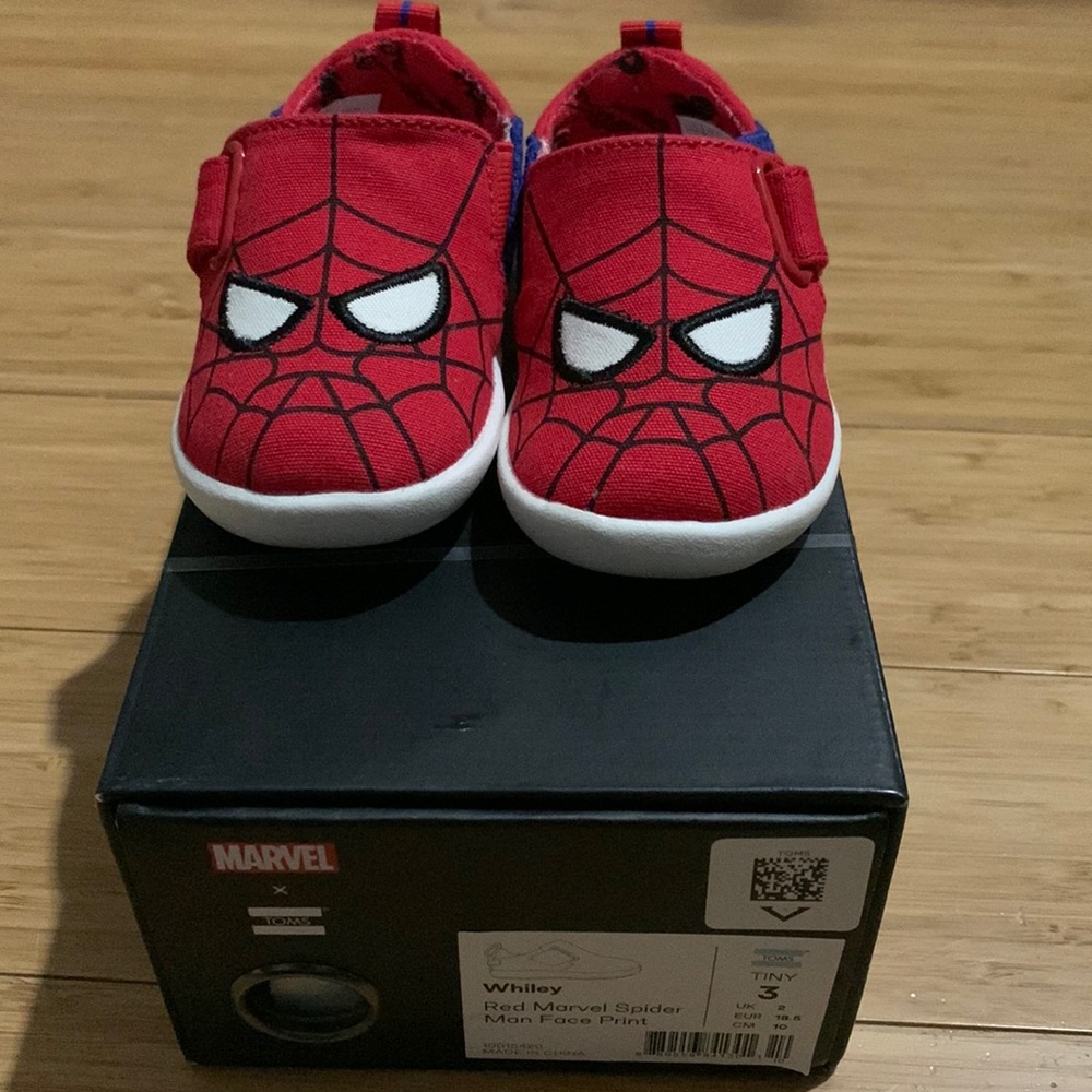 Like new size tiny 3 ( baby) Spider-Man Toms